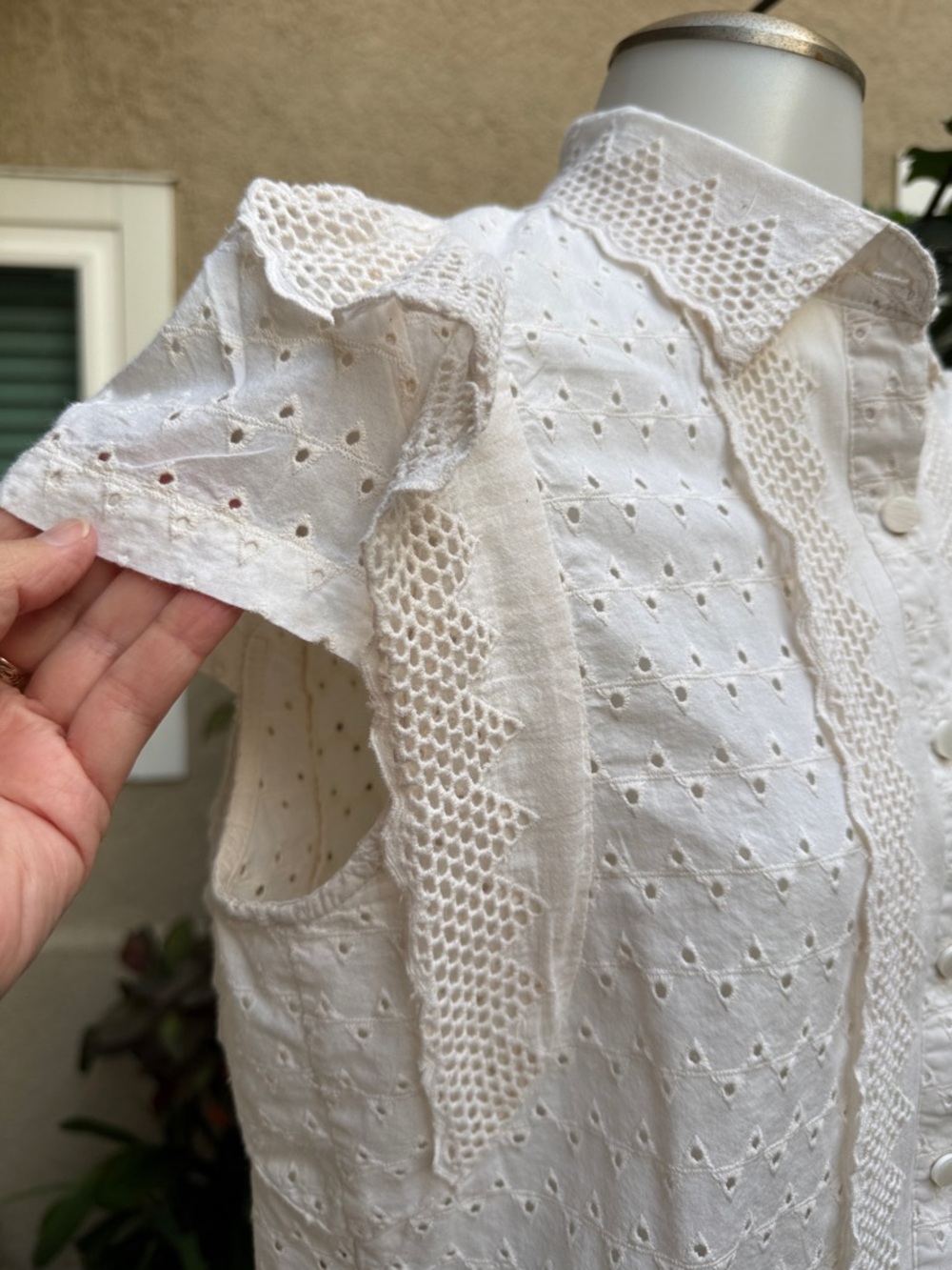 Vintage Cream Eyelet Lace Cotton Button-Front Top - Picture 7 of 12